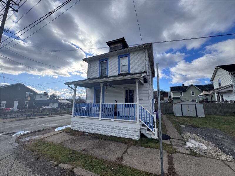 1050 Railroad St — photo 3