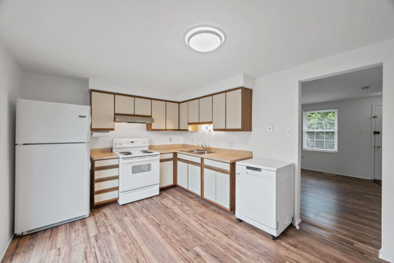 303 Laporte COURT — photo 7