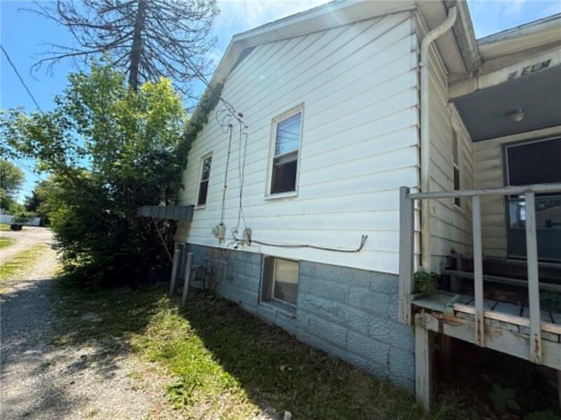 2 ELM STREET — photo 3