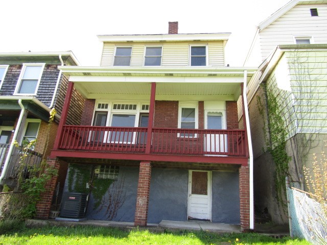 327 Quincy Ave — photo 3