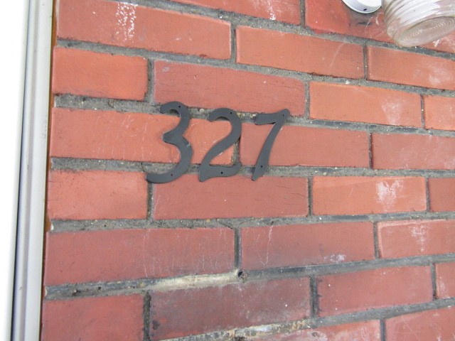 327 Quincy Ave — photo 4