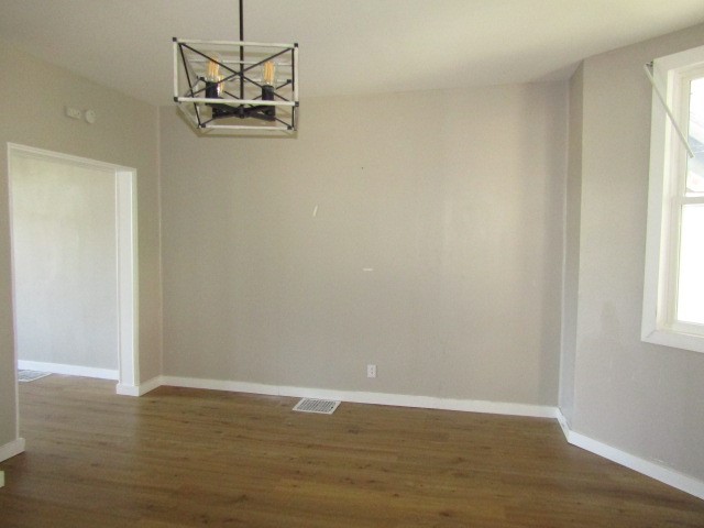 327 Quincy Ave — photo 6