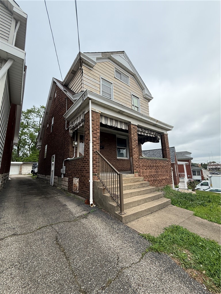 2831 Custer Ave — photo 2