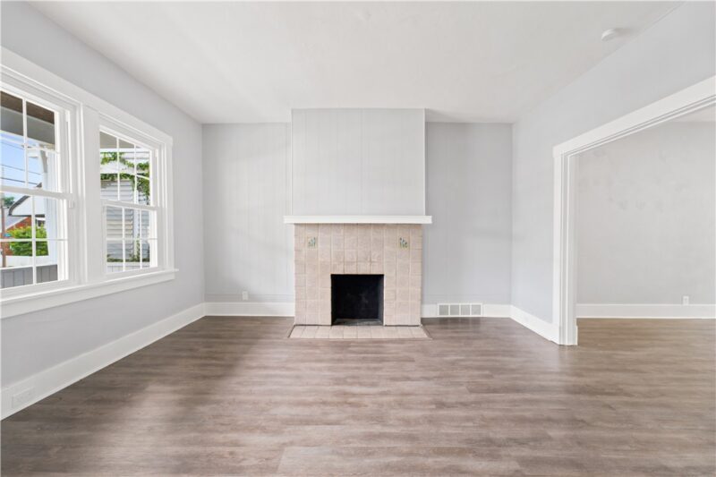2412 Grandview — photo 4