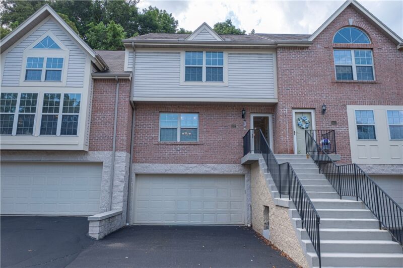 602 Berrington Ct — photo 2