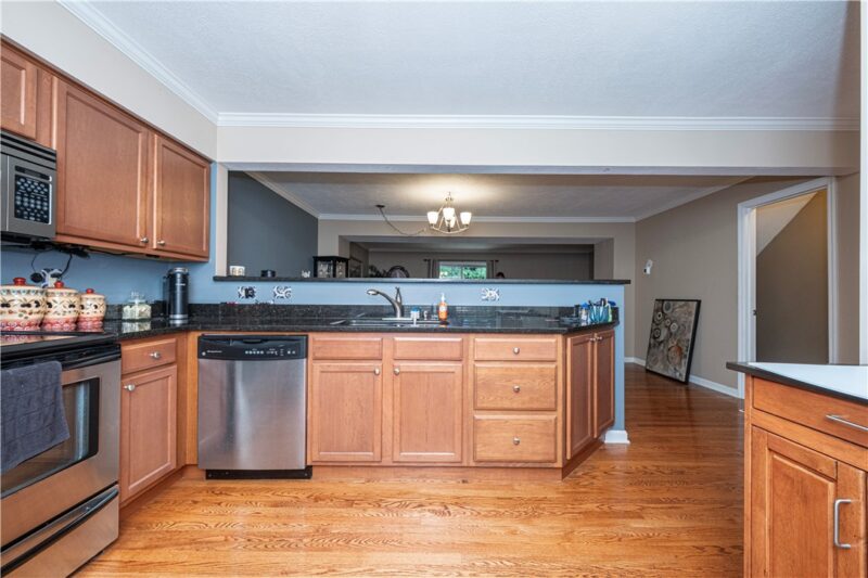 602 Berrington Ct — photo 6