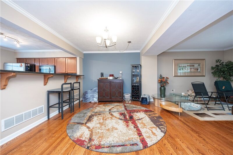 602 Berrington Ct — photo 8