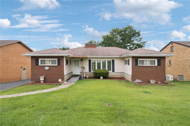 1313 Laurel Hill Drive — photo 2