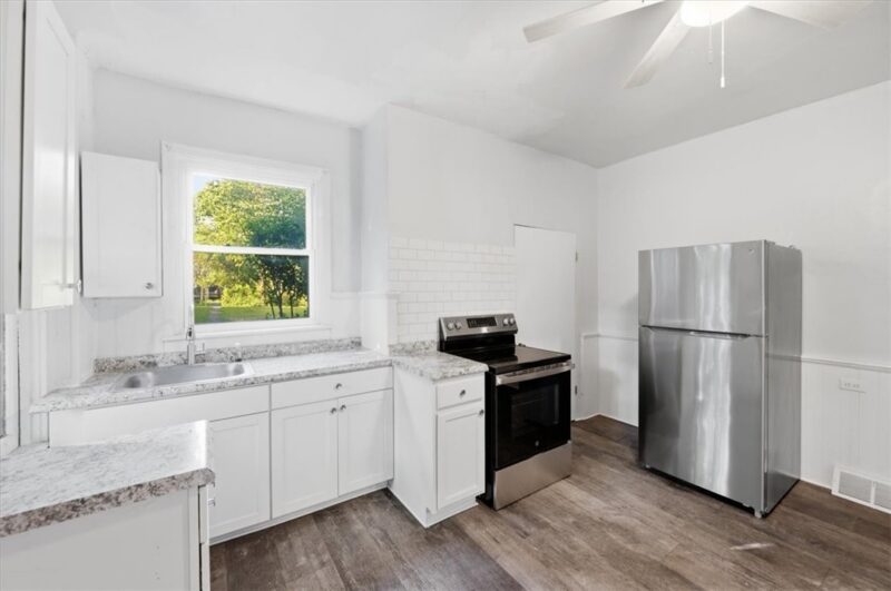 1229 Success St — photo 4
