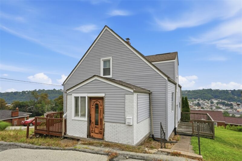 2802 A St — photo 2
