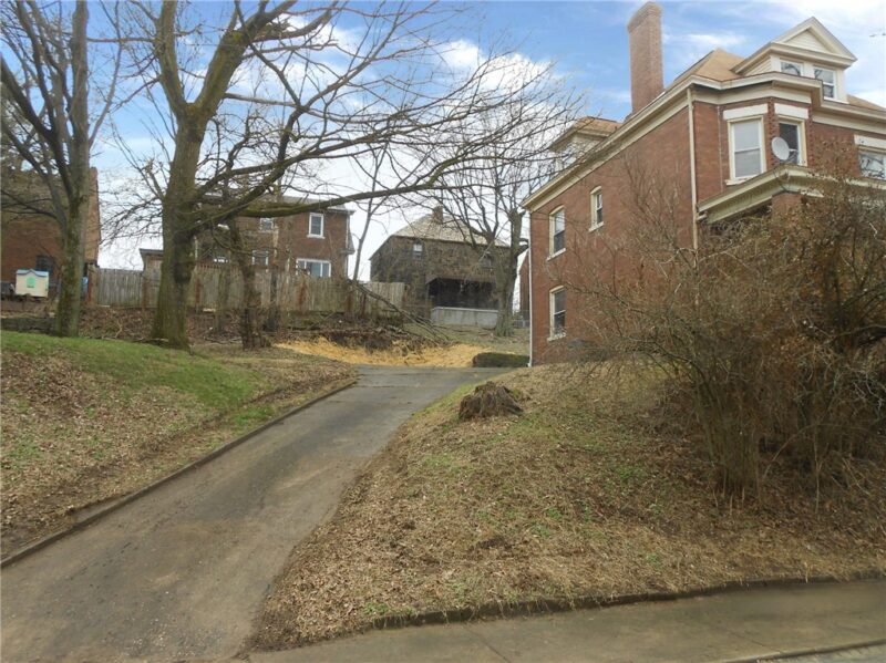 32 Weller St — photo 2