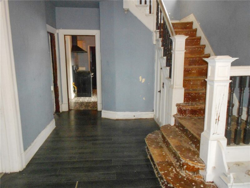 32 Weller St — photo 5