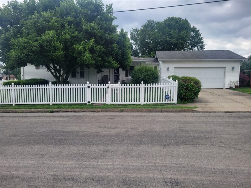 1041 W Main St — photo 2