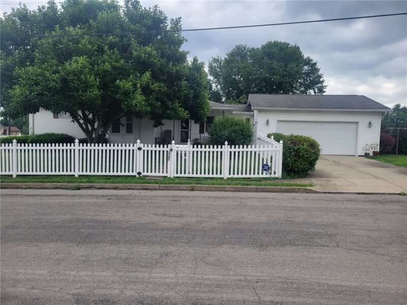 1041 W Main St — photo 4