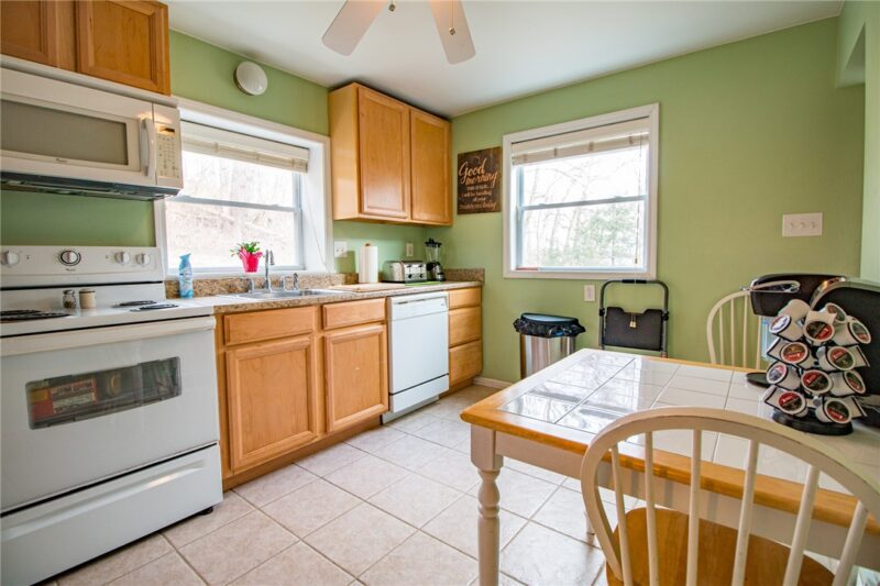 2276 Hill St — photo 5