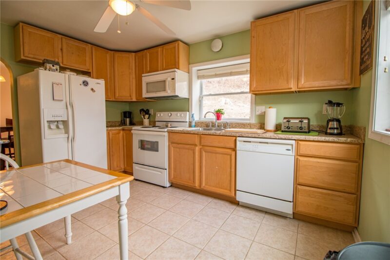 2276 Hill St — photo 7