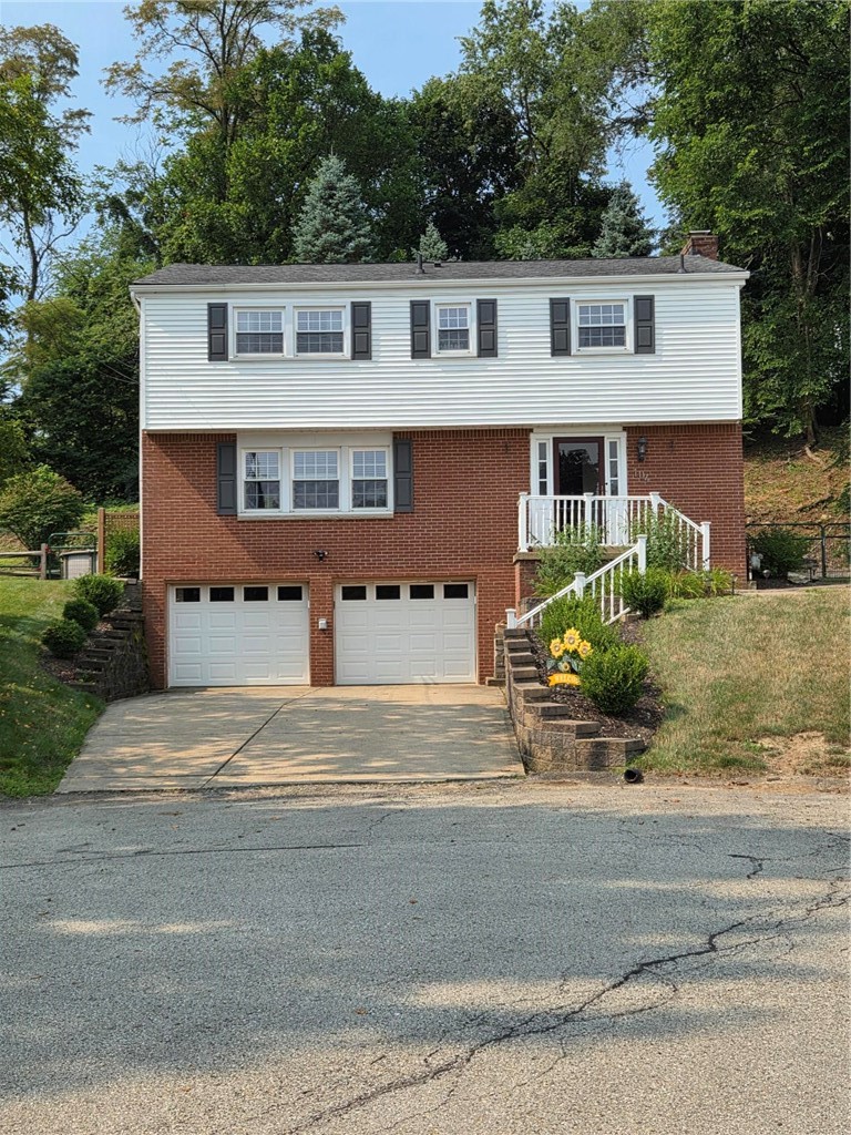104 Dennis Court — photo 1