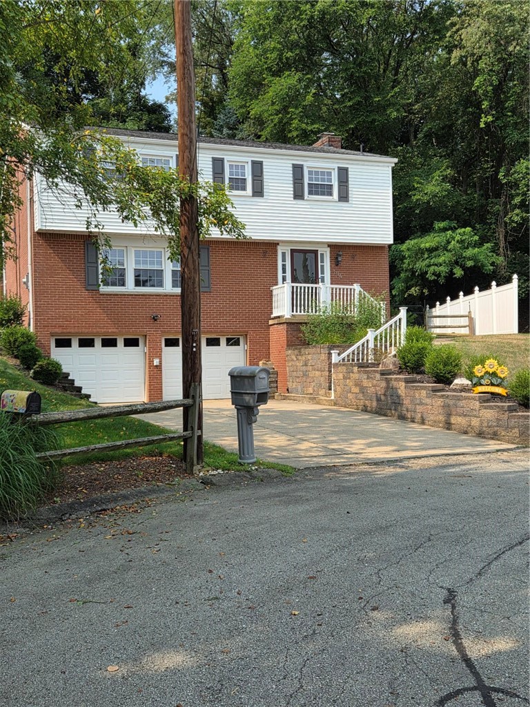 104 Dennis Court — photo 2