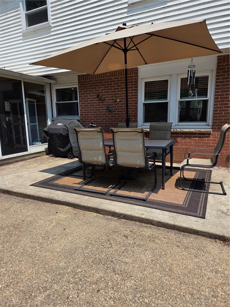 104 Dennis Court — photo 4