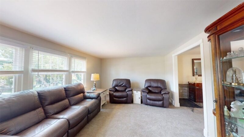 104 Dennis Court — photo 6