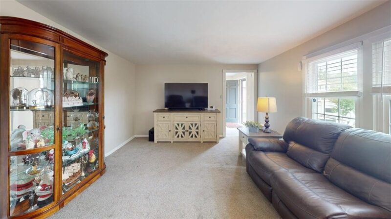 104 Dennis Court — photo 7