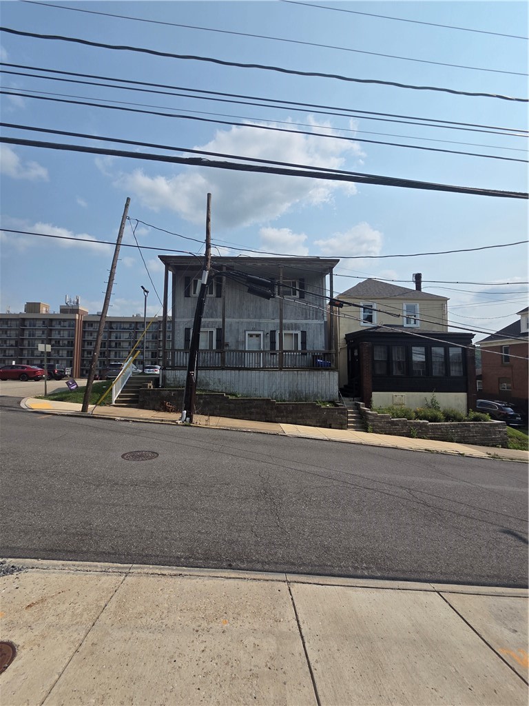 23 W College St — photo 2