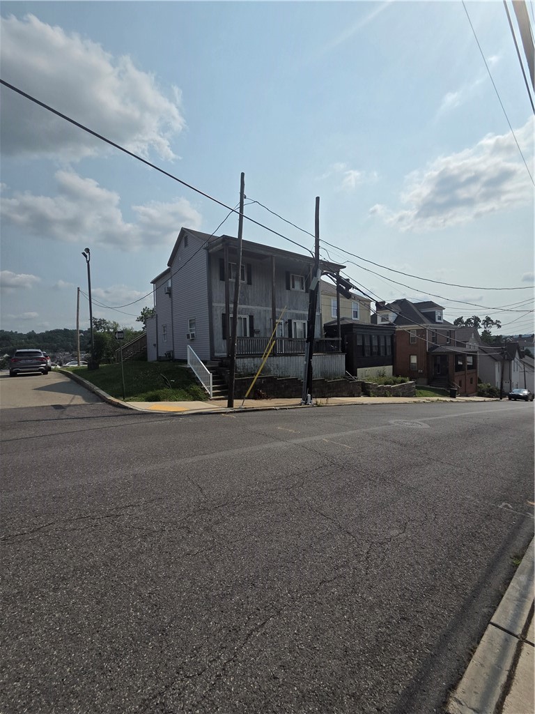 23 W College St — photo 3