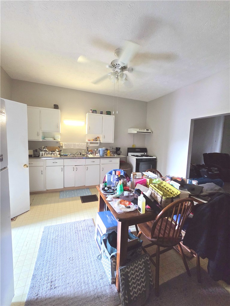 23 W College St — photo 6