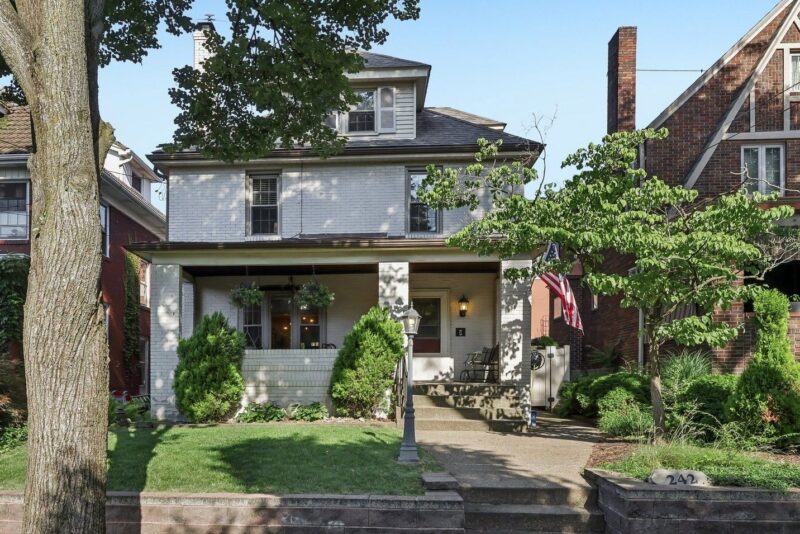 242 Olympia Street — photo 2
