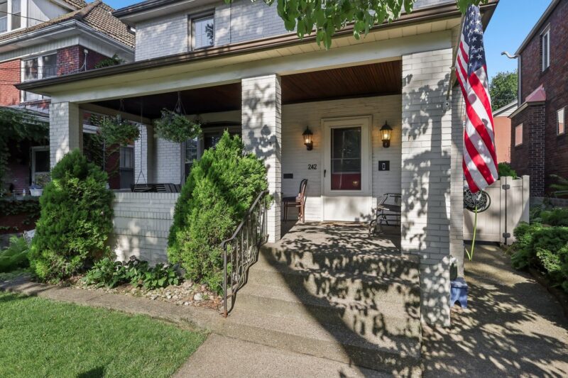 242 Olympia Street — photo 3