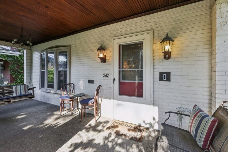 242 Olympia Street — photo 4