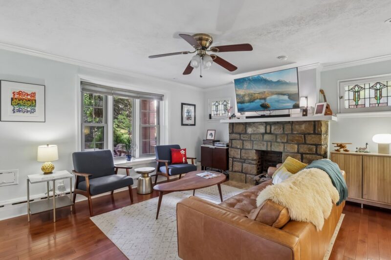 242 Olympia Street — photo 8