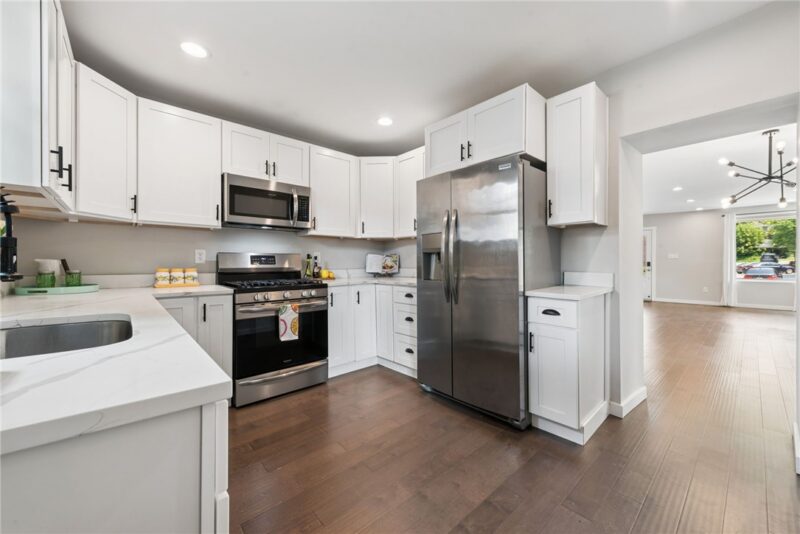 573 Dawson Avenue — photo 5