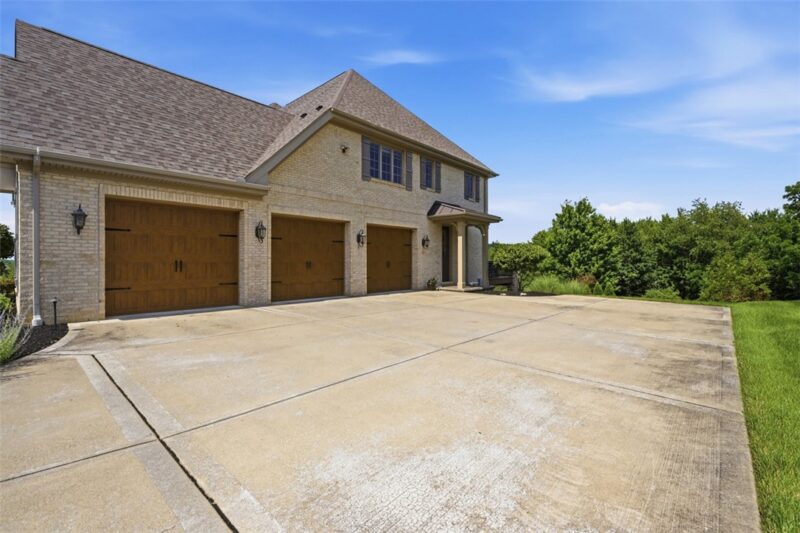 150 Majestic Drive — photo 3