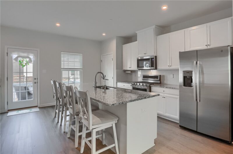 212 Amon Street — photo 2