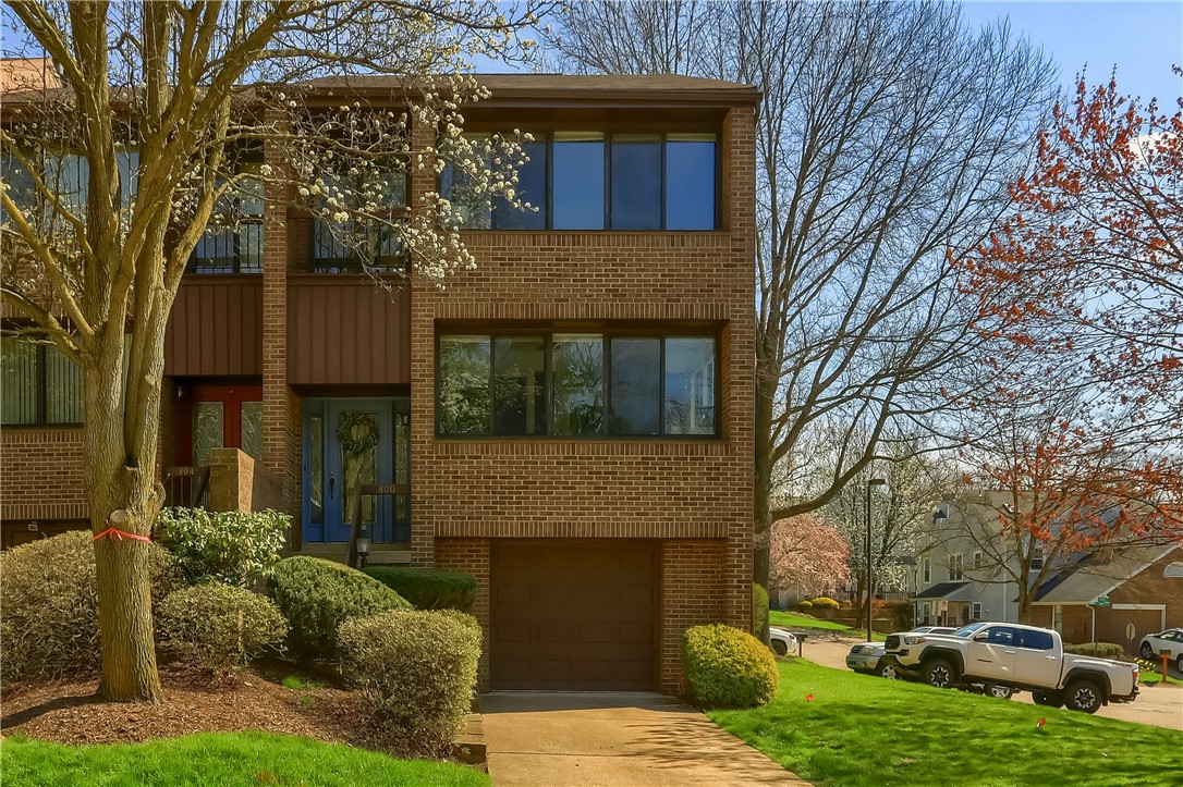 800 Fairways Dr — photo 1