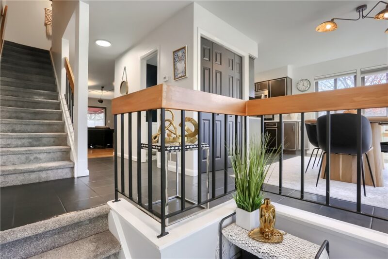 800 Fairways Dr — photo 3