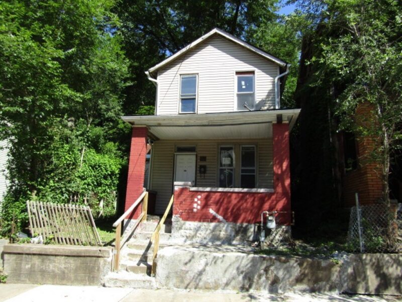 303 Flowers Ave — photo 2