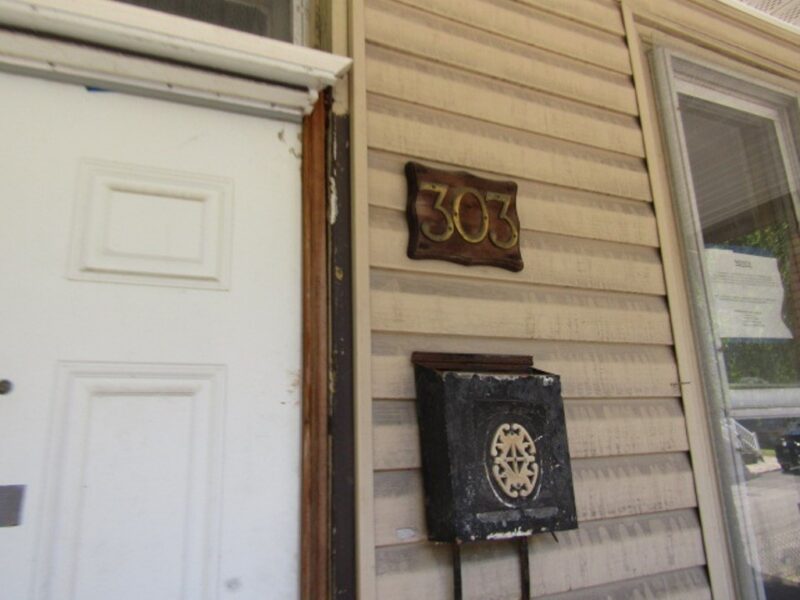 303 Flowers Ave — photo 3