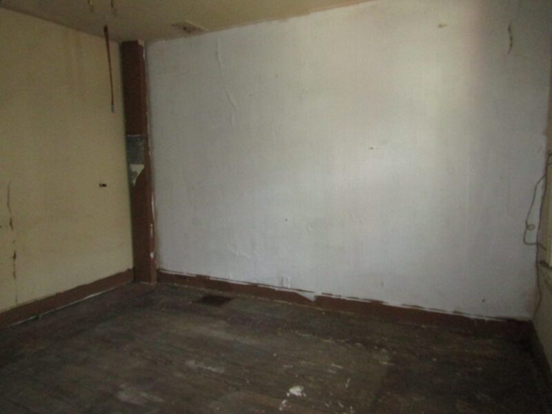 303 Flowers Ave — photo 6