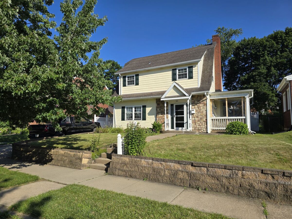 1008 Manor Rd — photo 1