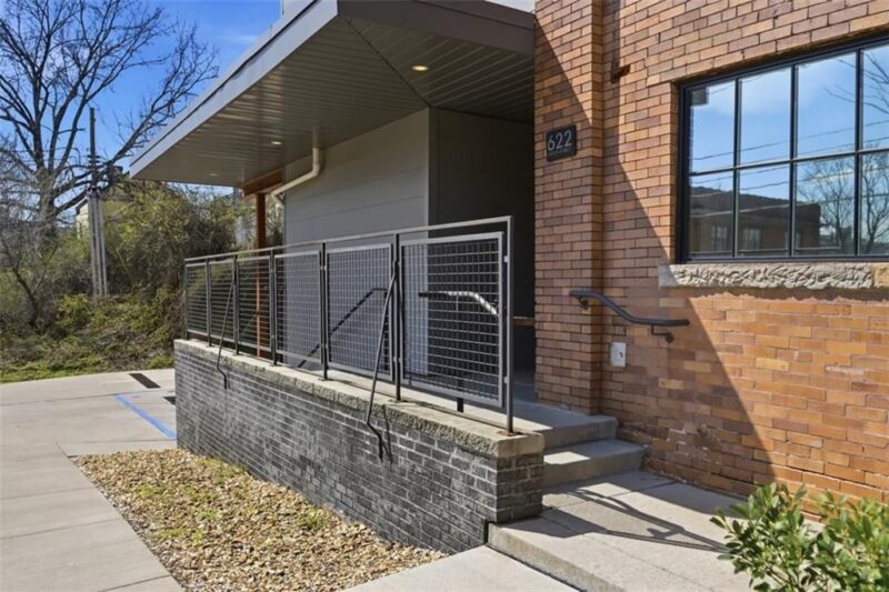 622 Gross St 306 — photo 2