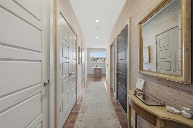 622 Gross St 306 — photo 3
