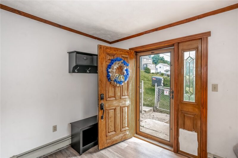 1121 Dixon Rd — photo 2
