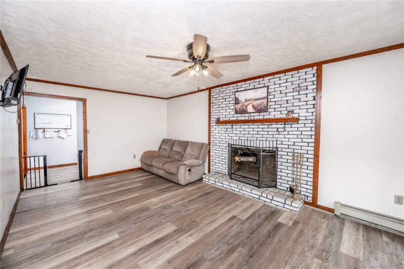 1121 Dixon Rd — photo 4