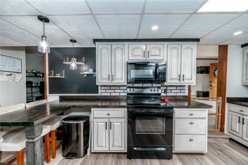 1121 Dixon Rd — photo 8