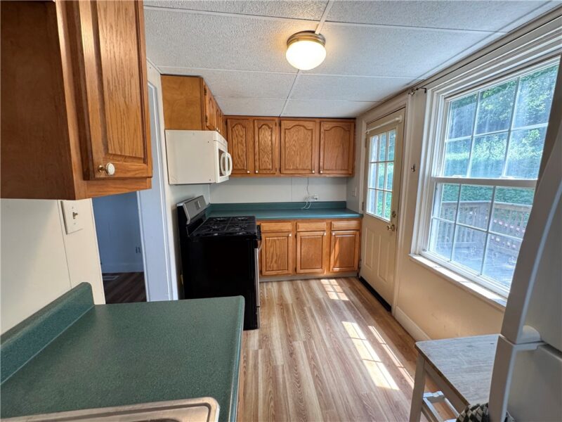 9238 Bissell Way — photo 4