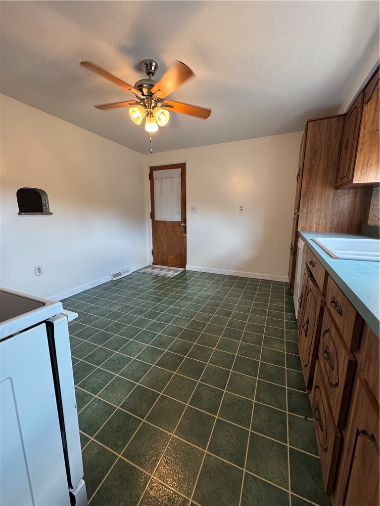 1009 Alexander Ave — photo 2