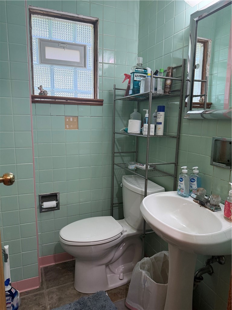 1160 Mckenna Ave — photo 6