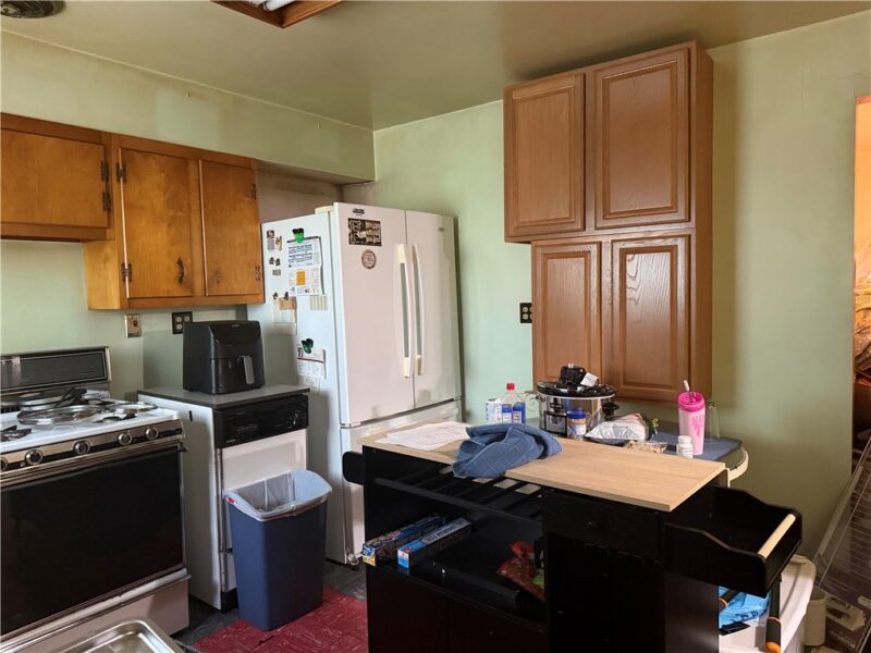 1160 Mckenna Ave — photo 7